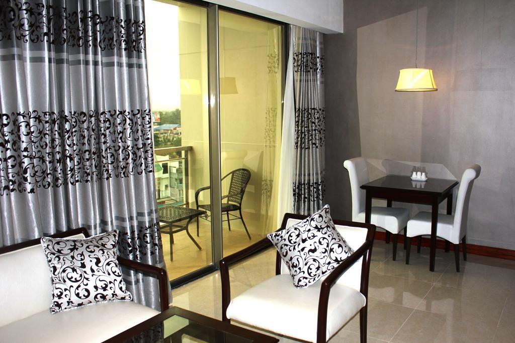 Central Park Tower Resort Angeles Quarto foto