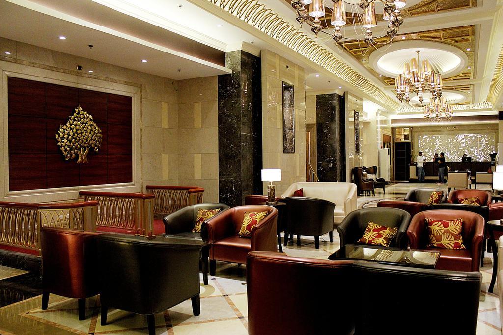 Central Park Tower Resort Angeles Exterior foto