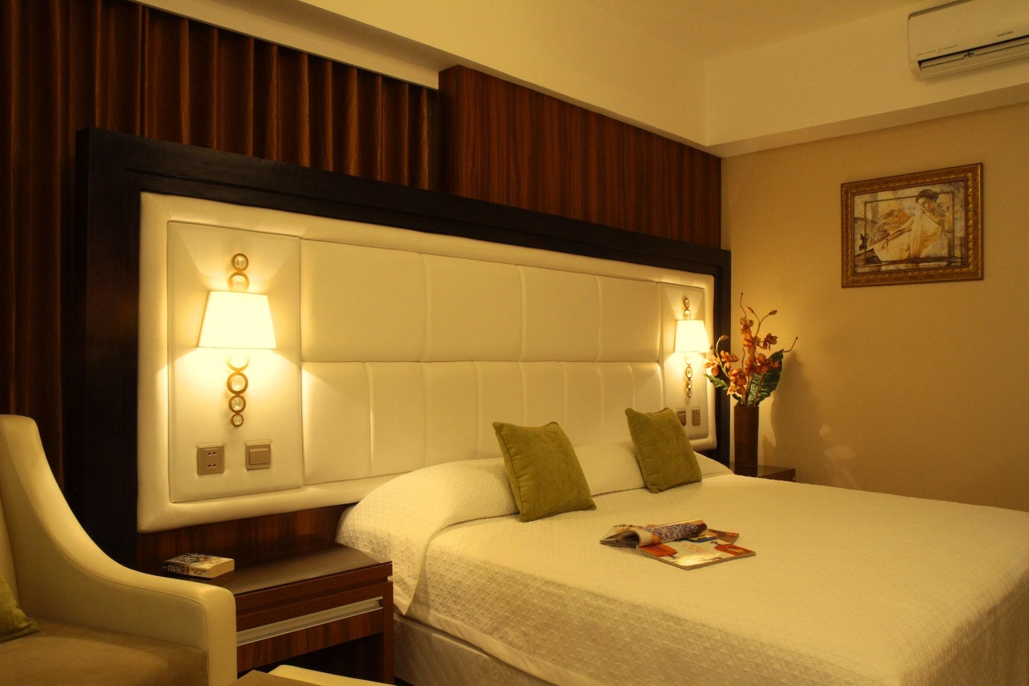 Central Park Tower Resort Angeles Exterior foto