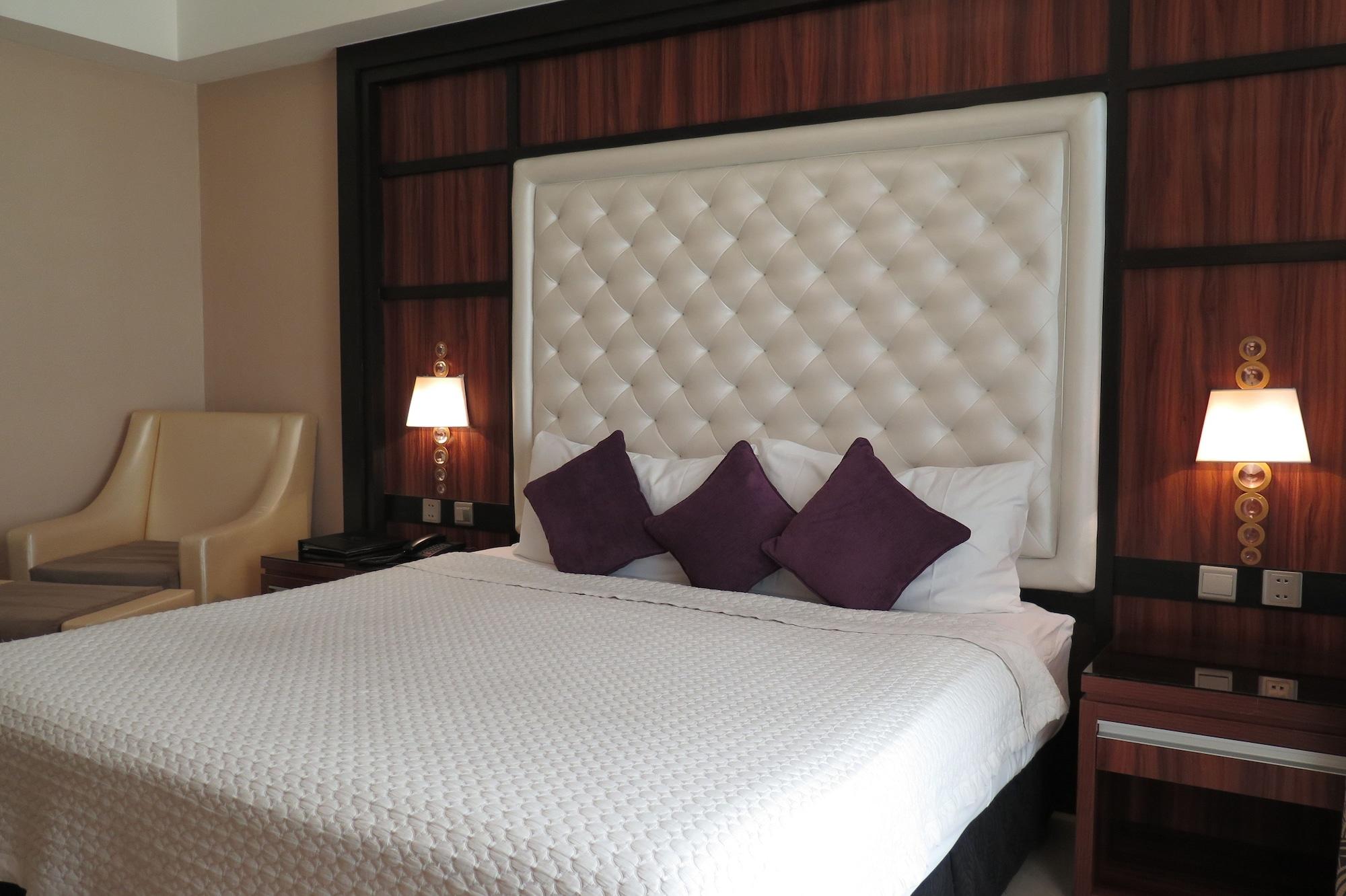 Central Park Tower Resort Angeles Exterior foto