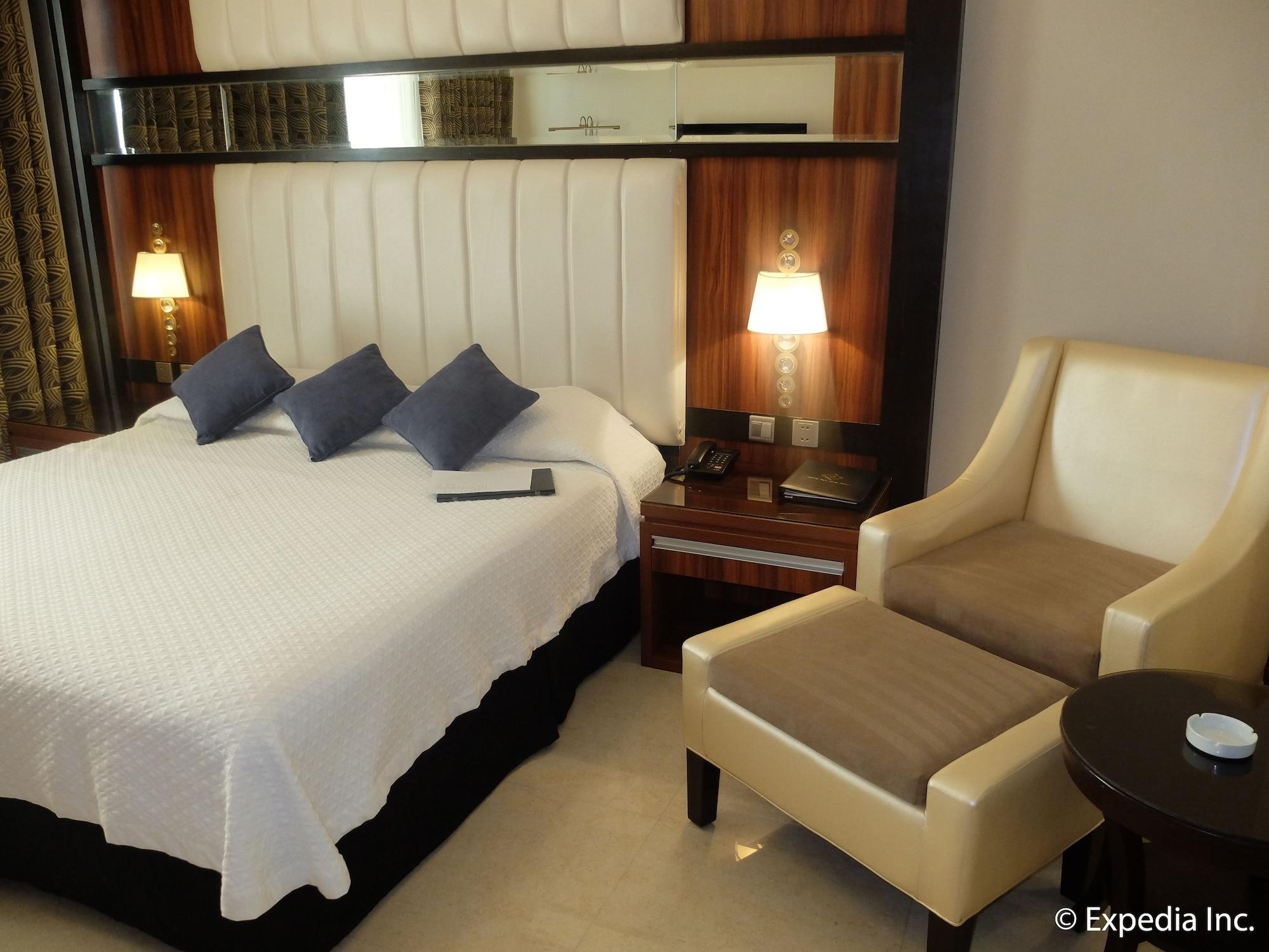 Central Park Tower Resort Angeles Exterior foto
